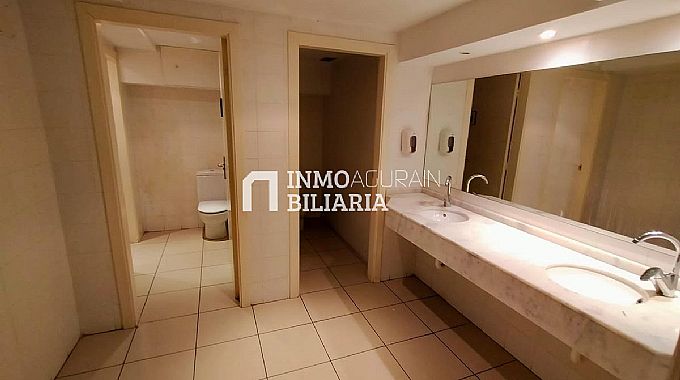Venta de local comercial en Pamplona