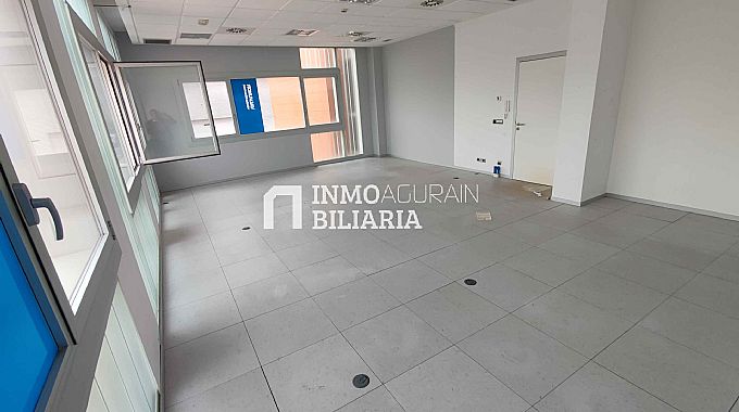 Venta de local comercial en Vitoria-Gasteiz