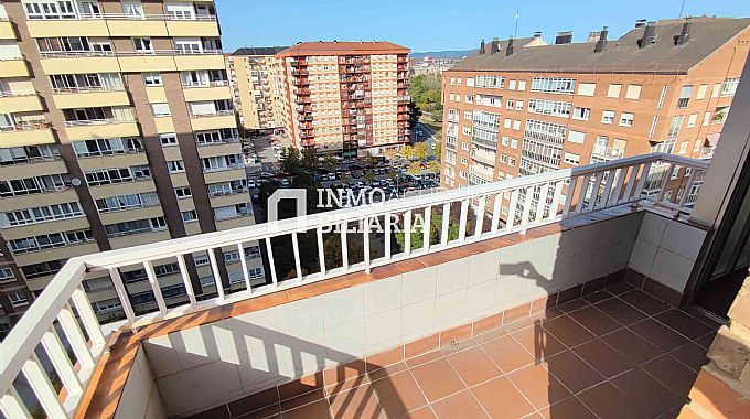 Venta de piso en C/ Jacinto Benavente (Vitoria-Gasteiz)