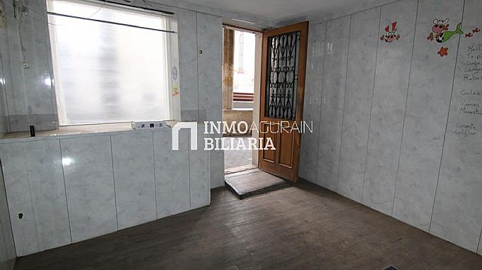ALQUILER LOCAL COMERCIAL EN AGURAIN
