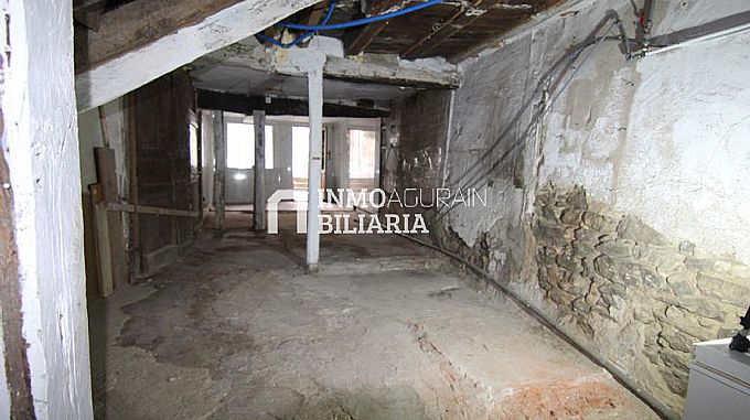 ALQUILER LOCAL COMERCIAL EN AGURAIN