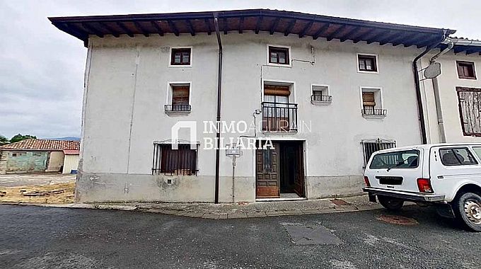 CASA EN VENTA EN URABAIN