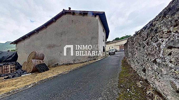 CASA EN VENTA EN URABAIN