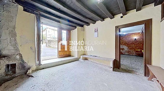 CASA EN VENTA EN URABAIN