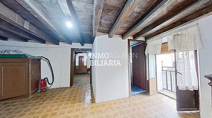 CASA EN VENTA EN URABAIN
