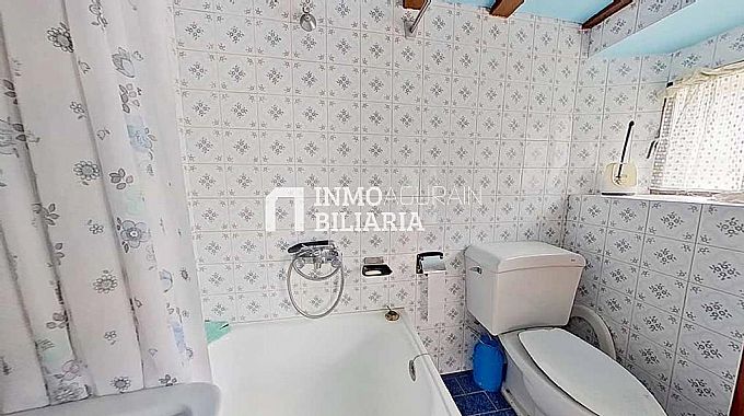 CASA EN VENTA EN URABAIN