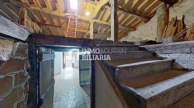 CASA EN VENTA EN URABAIN