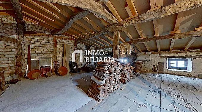 CASA EN VENTA EN URABAIN