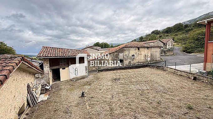 CASA EN VENTA EN URABAIN