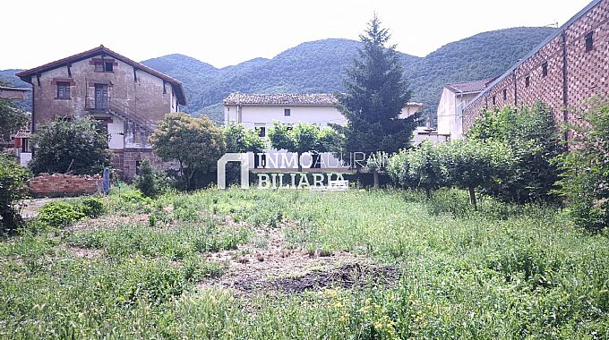 CASA + HUERTA Y EDIFICIO + SOLAR EN GENEVILLA