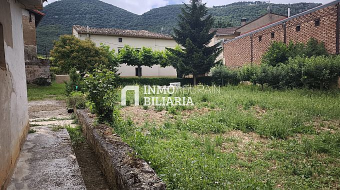 CASA + HUERTA Y EDIFICIO + SOLAR EN GENEVILLA