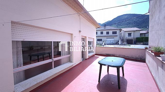 CASA + HUERTA Y EDIFICIO + SOLAR EN GENEVILLA