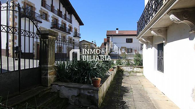 CASA SEORIAL EN URDIAIN