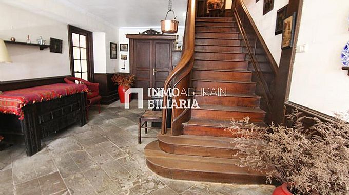 CASA SEORIAL EN URDIAIN
