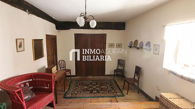 CASA SEORIAL EN URDIAIN