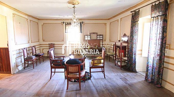 CASA SEORIAL EN URDIAIN