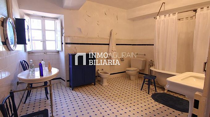 CASA SEORIAL EN URDIAIN