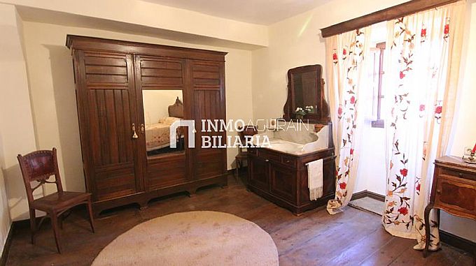CASA SEORIAL EN URDIAIN