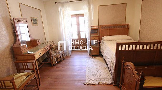 CASA SEORIAL EN URDIAIN