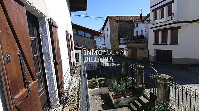 CASA SEORIAL EN URDIAIN