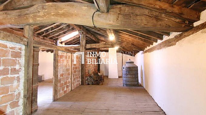 CASA SEORIAL EN URDIAIN