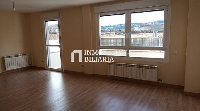 CHALET ADOSADO EN ENTRENA LA RIOJA