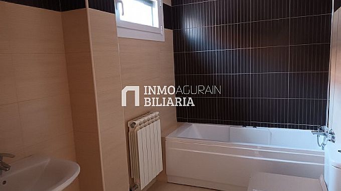 CHALET ADOSADO EN ENTRENA LA RIOJA