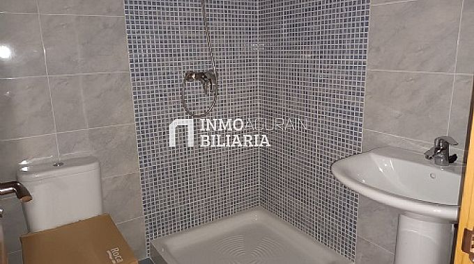 CHALET ADOSADO EN ENTRENA LA RIOJA