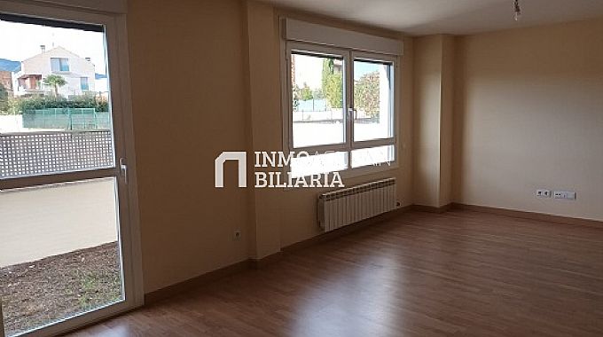 CHALET ADOSADO EN ENTRENA LA RIOJA
