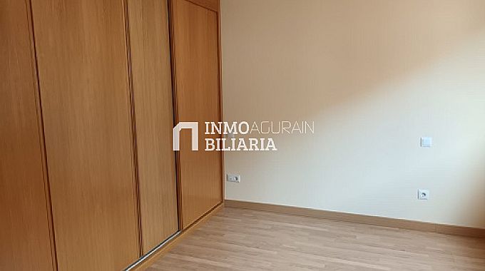 CHALET ADOSADO EN ENTRENA LA RIOJA