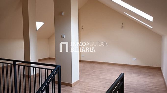 CHALET ADOSADO EN ENTRENA LA RIOJA