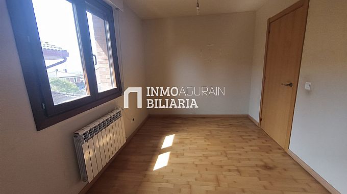 CHALET ADOSADO EN ORKOIEN