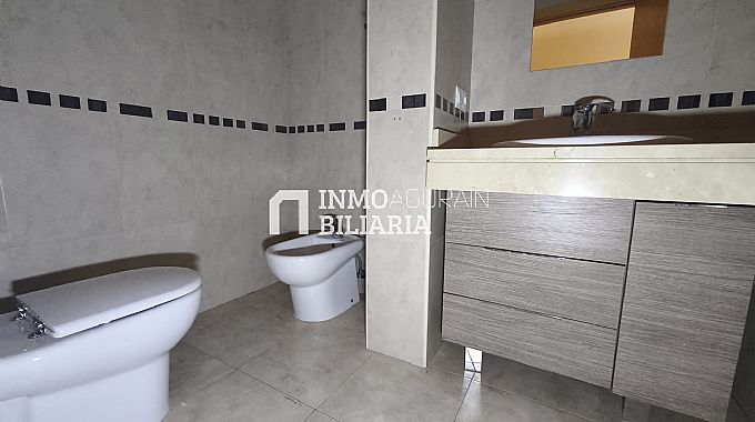 CHALET ADOSADO EN ORKOIEN