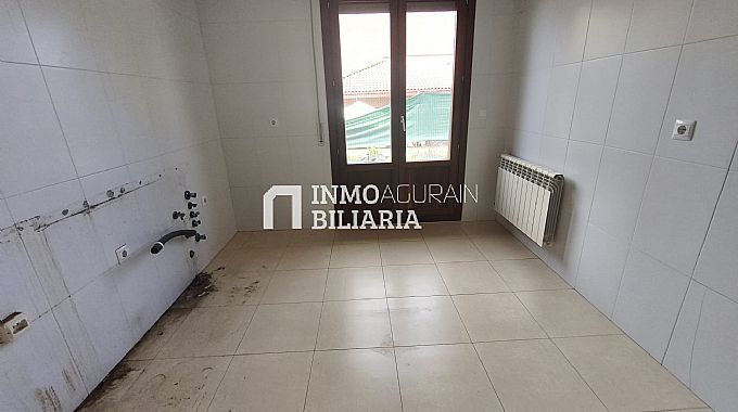 CHALET ADOSADO EN ORKOIEN