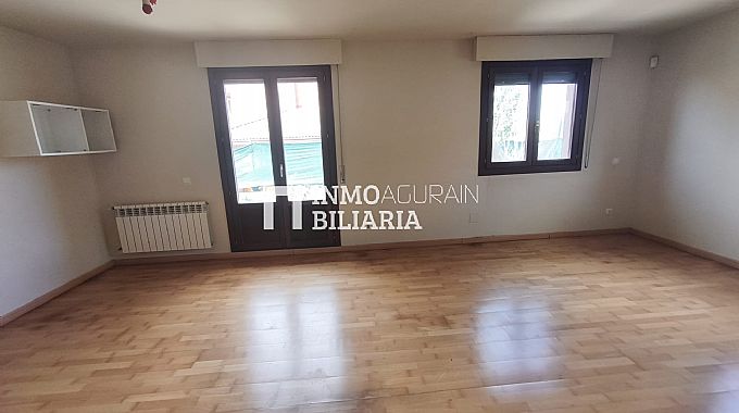 CHALET ADOSADO EN ORKOIEN