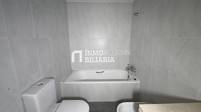 CHALET ADOSADO EN ORKOIEN