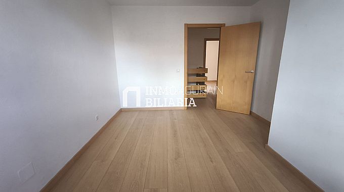 CHALET ADOSADO EN ORKOIEN
