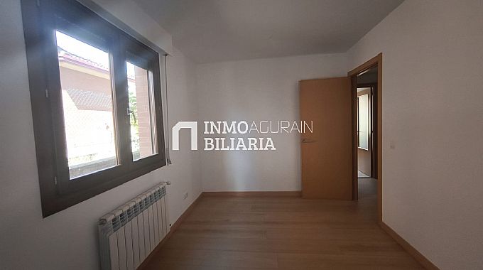 CHALET ADOSADO EN ORKOIEN