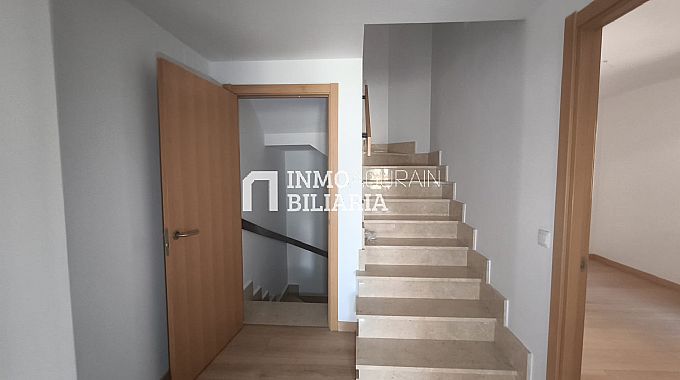 CHALET ADOSADO EN ORKOIEN