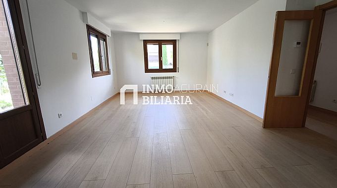 CHALET ADOSADO EN ORKOIEN