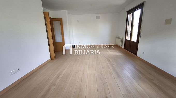 CHALET ADOSADO EN ORKOIEN