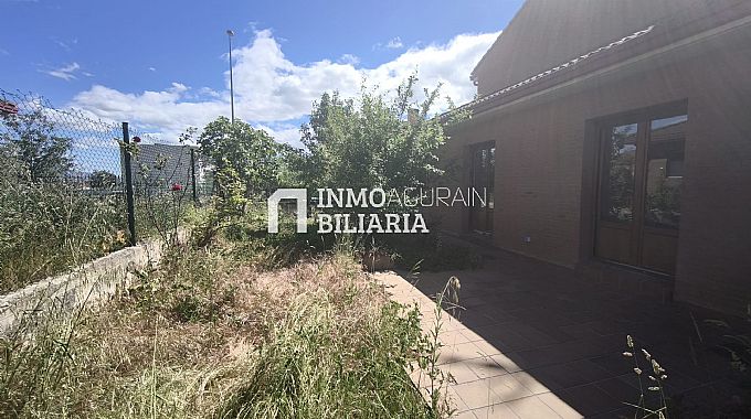 CHALET ADOSADO EN ORKOIEN