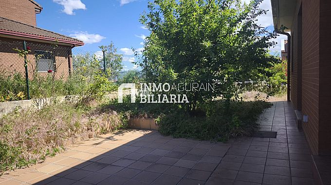 CHALET ADOSADO EN ORKOIEN