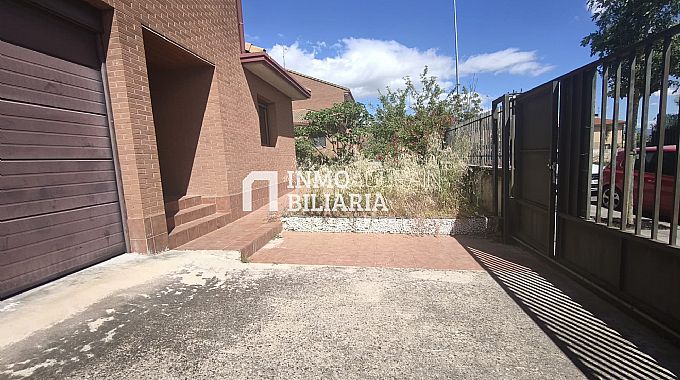 CHALET ADOSADO EN ORKOIEN
