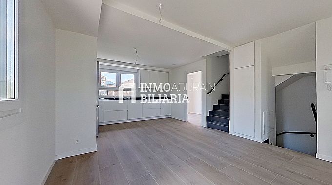 CHALET DE OBRA NUEVA EN AGURAIN