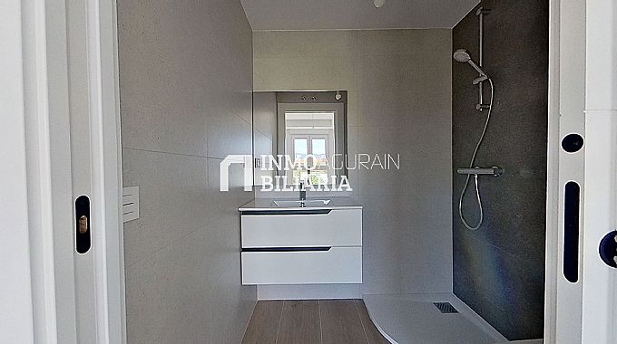 CHALET DE OBRA NUEVA EN AGURAIN