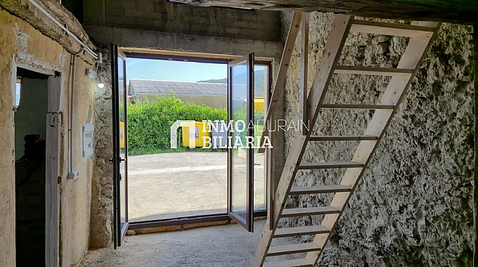 EDIFICIO RURAL EN OTEO