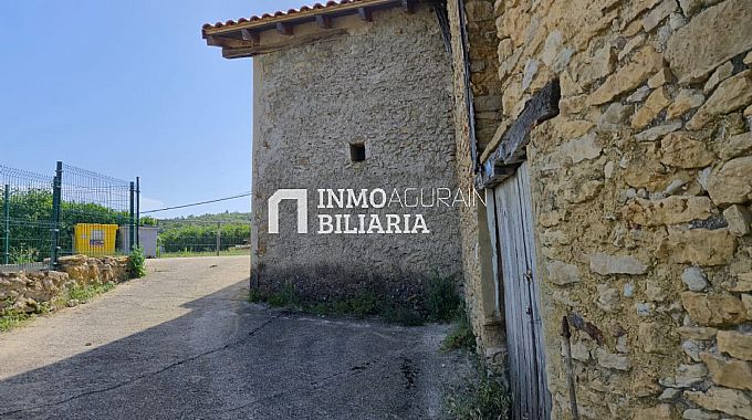 EDIFICIO RURAL EN OTEO
