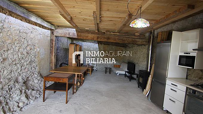 EDIFICIO RURAL EN OTEO