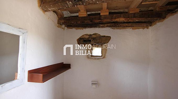 EDIFICIO RURAL EN OTEO